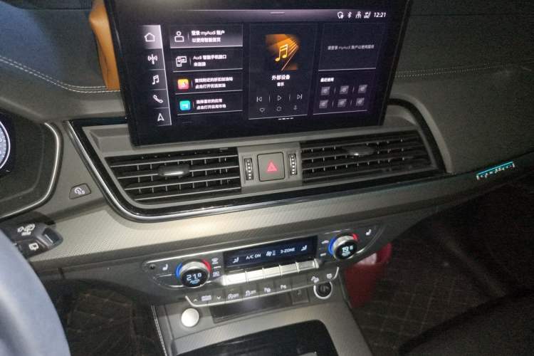 Used Audi Q5L 2022 40T Luxury Dynamic Model Audio And AC Panel