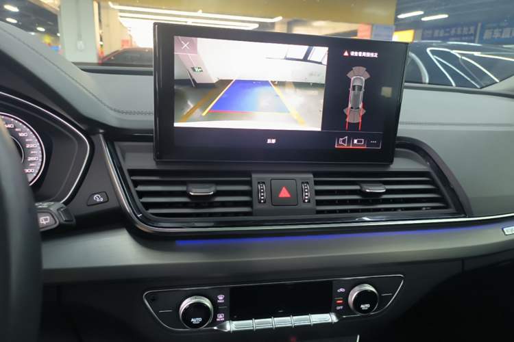Used Audi Q5L 2022 40T Fashionable and Dynamic Model Audio And AC Panel