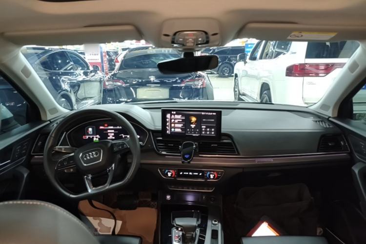 Used Audi Q5L 2022 45T Luxury Dynamic Model Center Console