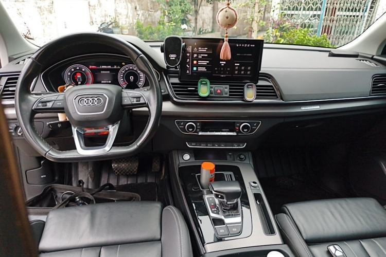Used Audi Q5L 2022 40T Luxury Dynamic Model Center Console