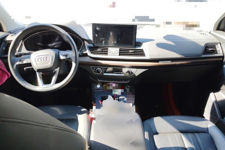 Used Audi Q5L 2022 40T Luxury Elegant Model Center Console