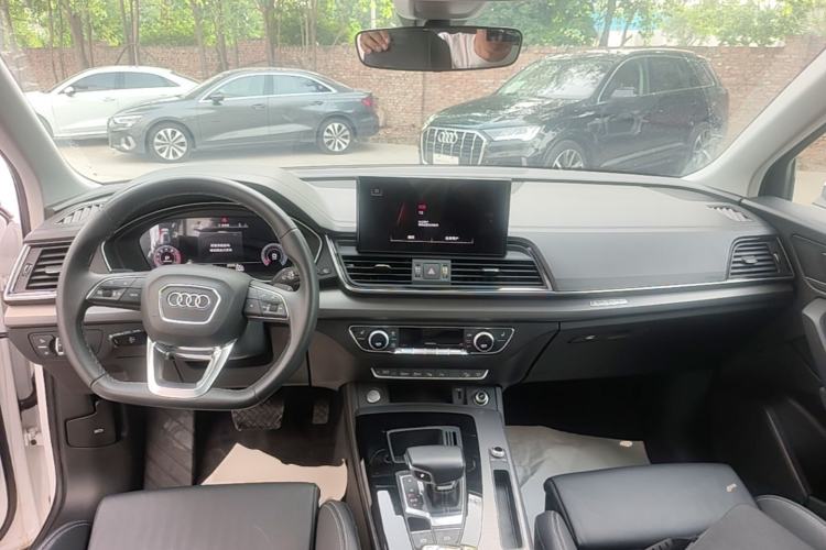 Used Audi Q5L 2022 Updated 40T Luxury Dynamic Edition Center Console