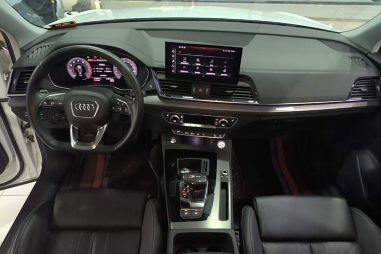 Used Audi Q5L 2022 40T Luxury Dynamic Model Center Console