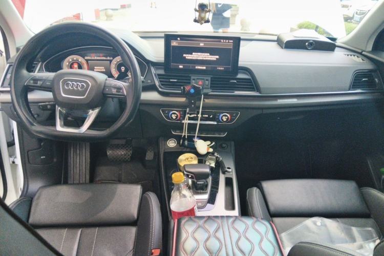 Used Audi Q5L 2022 40T Luxury Dynamic Model Center Console