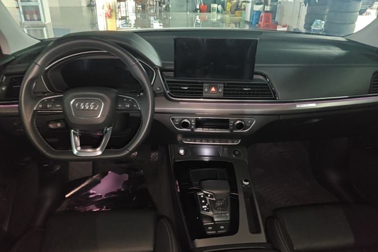 Used Audi Q5L 2022 40T Luxury Dynamic Model Center Console