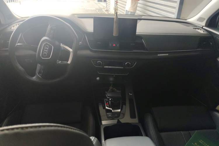 Used Audi Q5L 2022 Updated 45T Luxury Dynamic Version Center Console