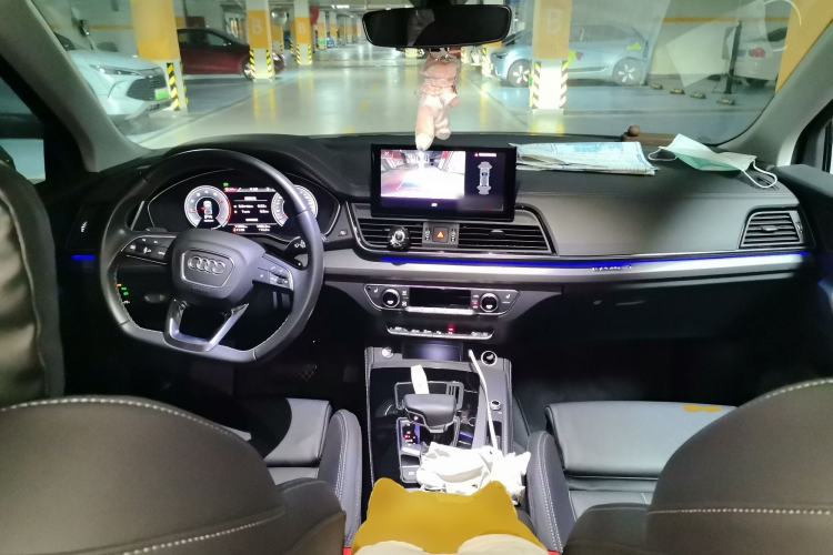 Used Audi Q5L 2022 40T Luxury Dynamic Model Center Console