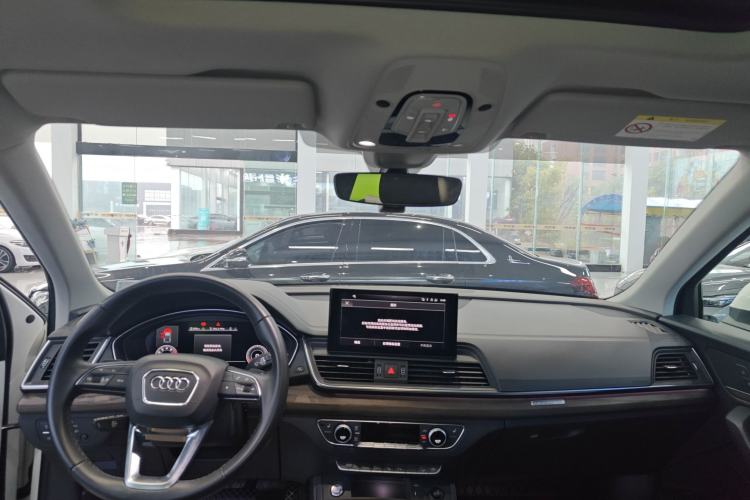 Used Audi Q5L 2022 40T Luxury Elegant Model Center Console