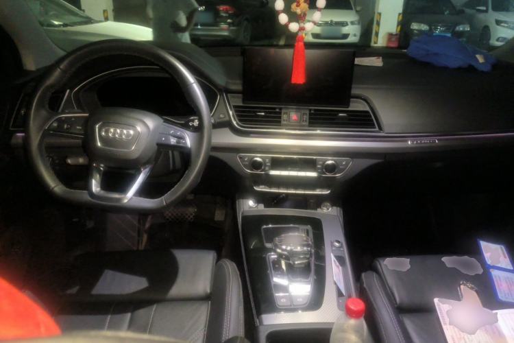 Used Audi Q5L 2022 40T Luxury Dynamic Model Center Console