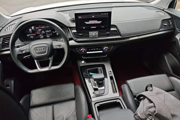 Used Audi Q5L 2022 40T Luxury Dynamic Model Center Console