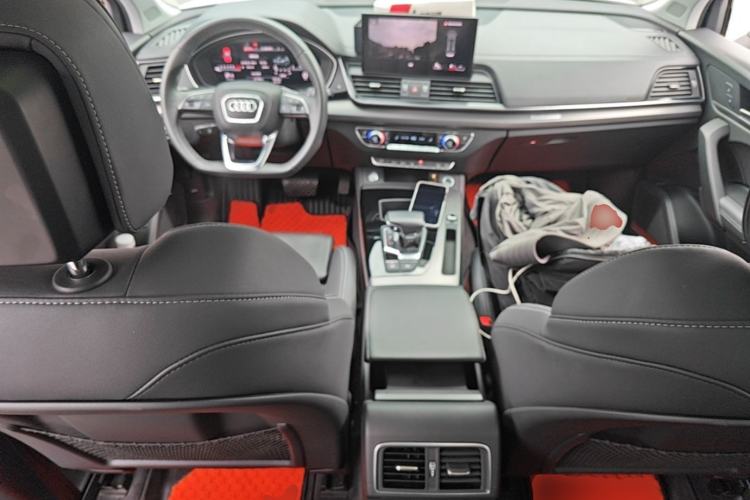 Used Audi Q5L 2022 Updated Version 45T Luxury Prestige Edition Center Console
