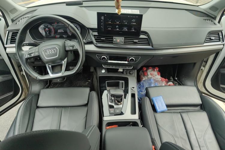 Used Audi Q5L 2022 40T Fashionable and Dynamic Model Center Console