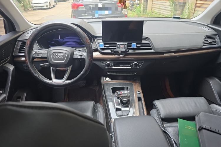 Used Audi Q5L 2022 40T Luxury Elegant Model Center Console
