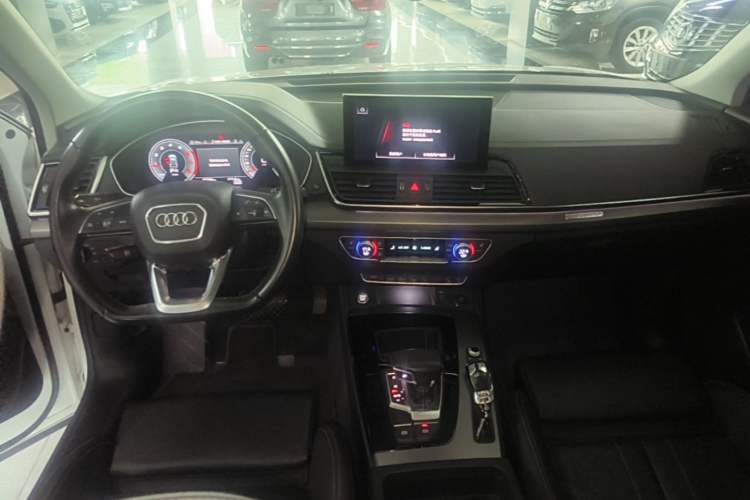 Used Audi Q5L 2022 40T Luxury Dynamic Model Center Console