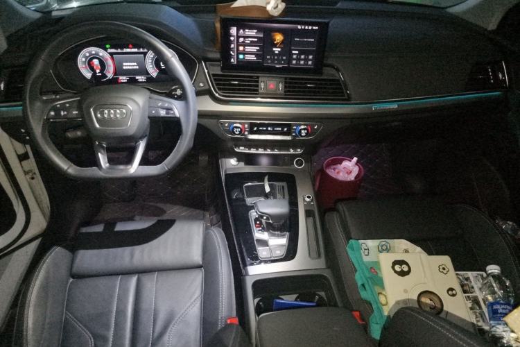 Used Audi Q5L 2022 40T Luxury Dynamic Model Center Console