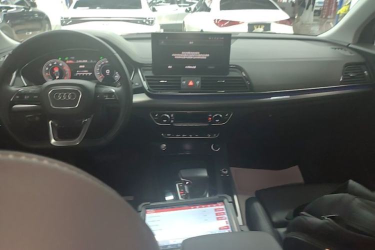 Used Audi Q5L 2022 40T Luxury Dynamic Model Center Console