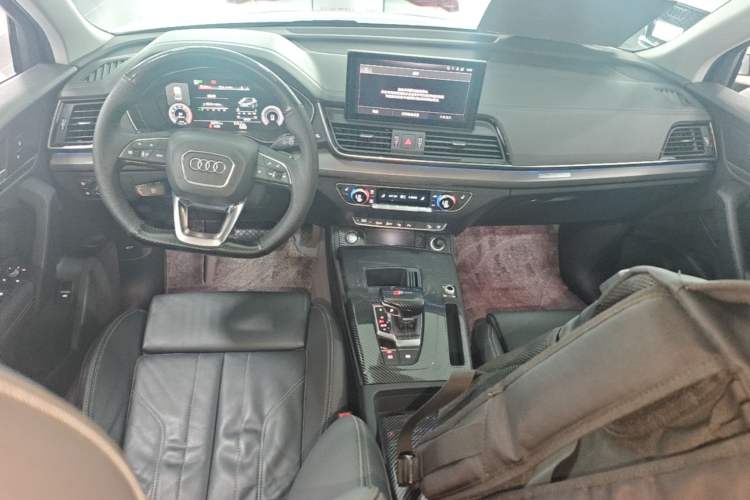 Used Audi Q5L 2022 40T Luxury Dynamic Model Center Console