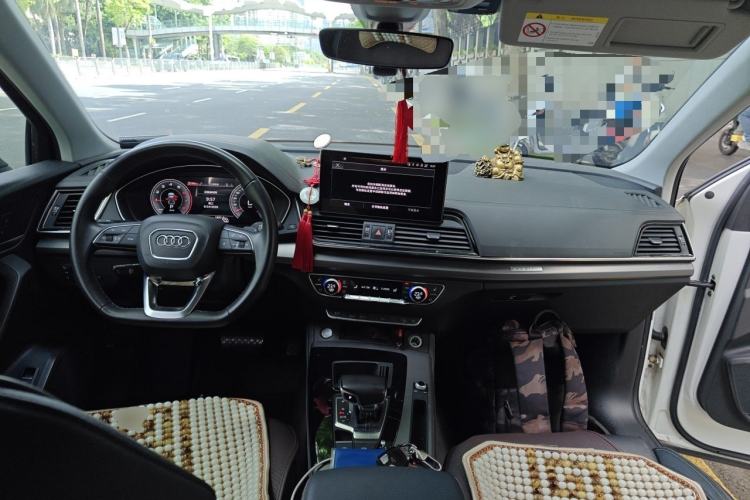 Used Audi Q5L 2022 40T Fashionable and Dynamic Model Center Console