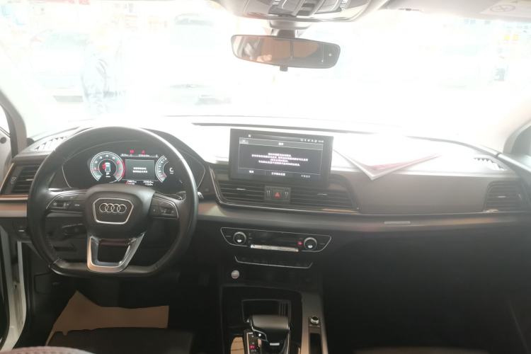 Used Audi Q5L 2022 40T Fashionable and Dynamic Model Center Console