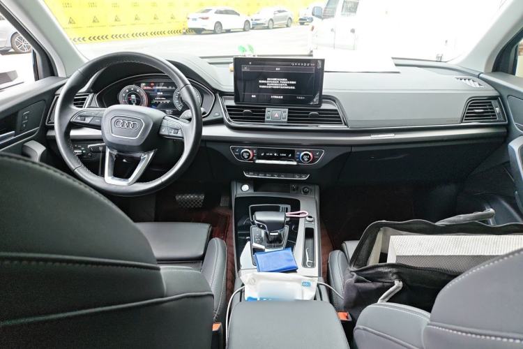Used Audi Q5L 2022 Updated 40T Luxury Dynamic Edition Center Console