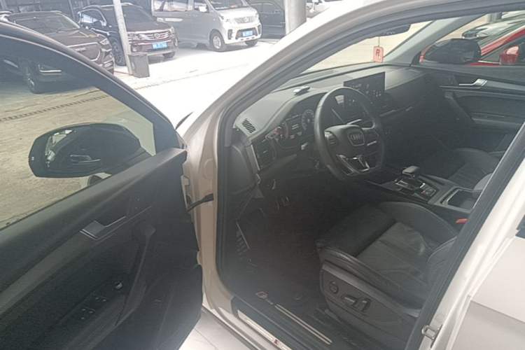 Used Audi Q5L 2022 40T Fashionable and Dynamic Model Driver Seat