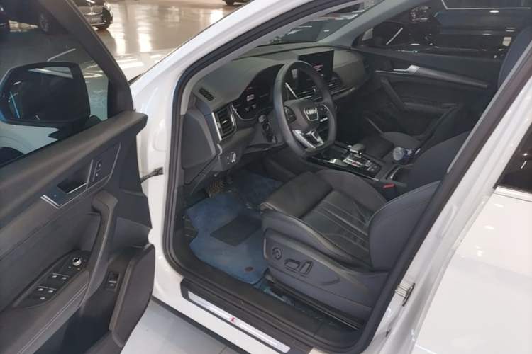 Used Audi Q5L 2022 Updated 40T Luxury Dynamic Edition Driver Seat