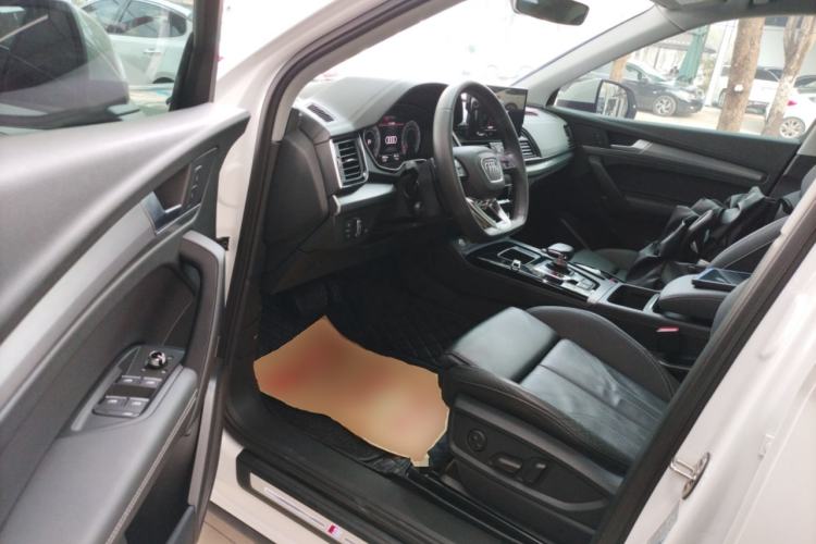 Used Audi Q5L 2022 40T Fashionable and Dynamic Model Driver Seat