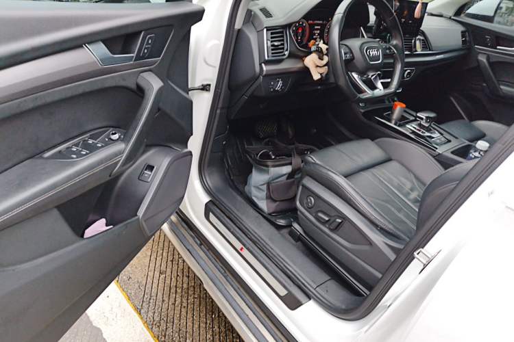 Used Audi Q5L 2022 40T Luxury Dynamic Model Driver Seat