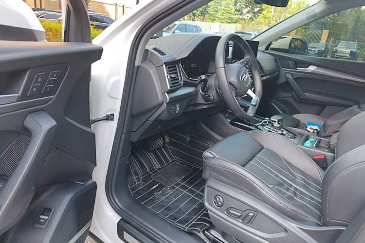Used Audi Q5L 2022 45T Luxury Dynamic Model Driver Seat