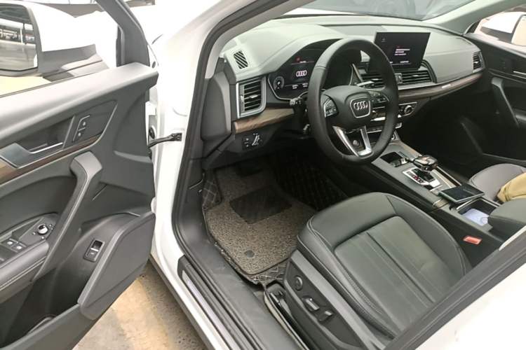 Used Audi Q5L 2022 40T Luxury Elegant Model Driver Seat