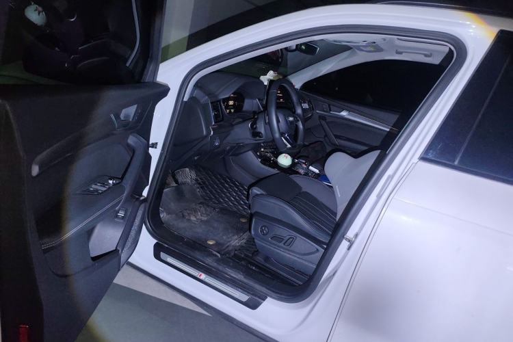 Used Audi Q5L 2022 40T Fashionable and Dynamic Model Driver Seat