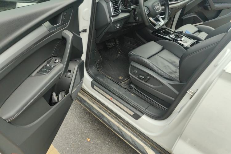 Used Audi Q5L 2022 40T Fashionable and Dynamic Model Driver Seat