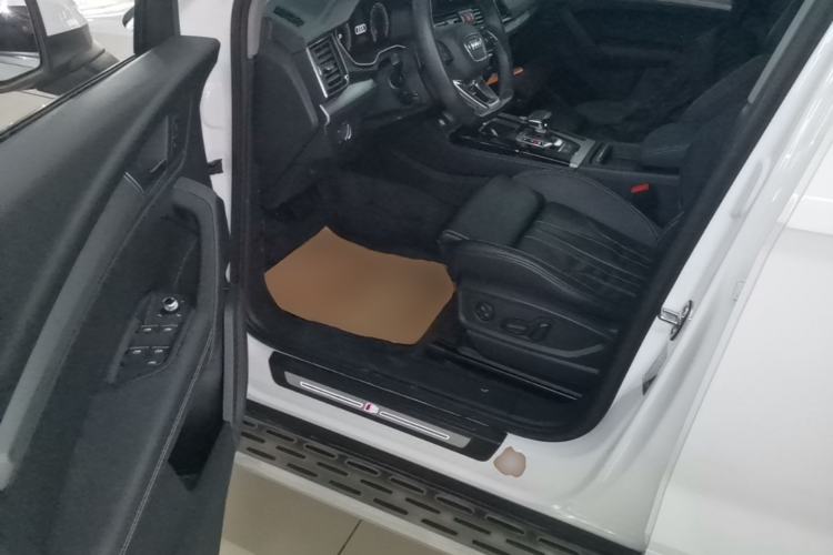 Used Audi Q5L 2022 40T Fashionable and Dynamic Model Driver Seat