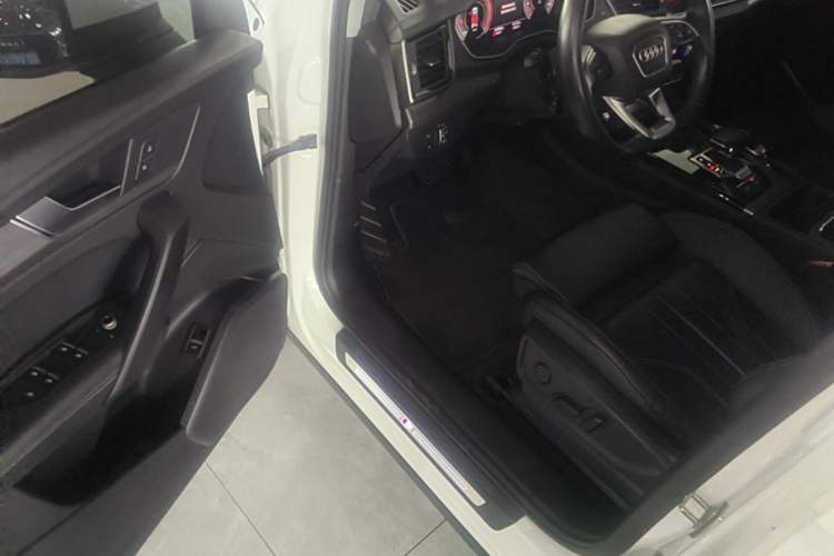 Used Audi Q5L 2022 40T Luxury Dynamic Model Driver Seat