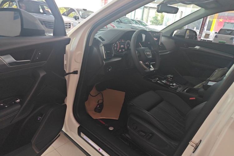 Used Audi Q5L 2022 Updated 40T Luxury Dynamic Edition Driver Seat