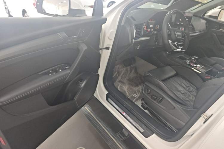 Used Audi Q5L 2022 40T Luxury Dynamic Model Driver Seat