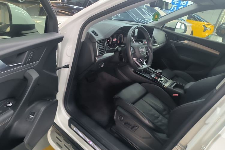 Used Audi Q5L 2022 40T Fashionable and Dynamic Model Driver Seat