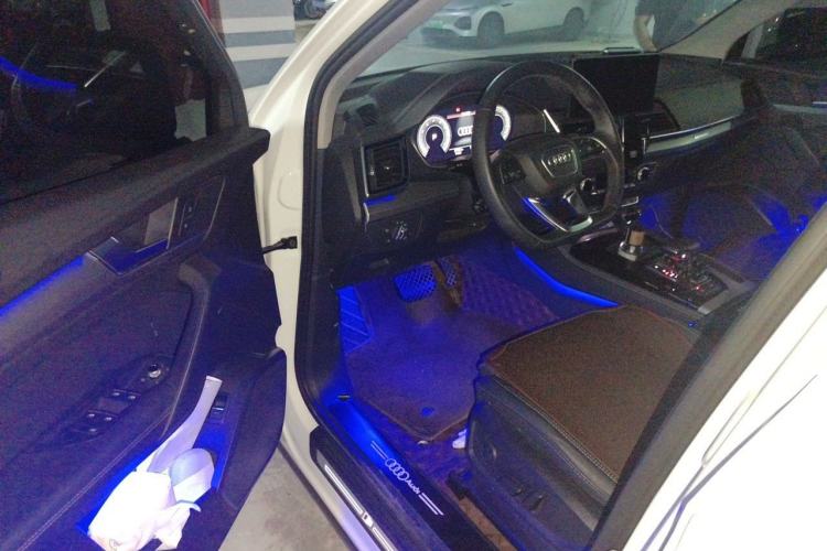 Used Audi Q5L 2022 40T Fashionable and Elegant Model Driver Seat