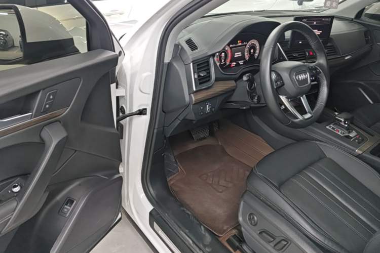 Used Audi Q5L 2022 Updated Version 40T Luxury Elegant Edition Driver Seat