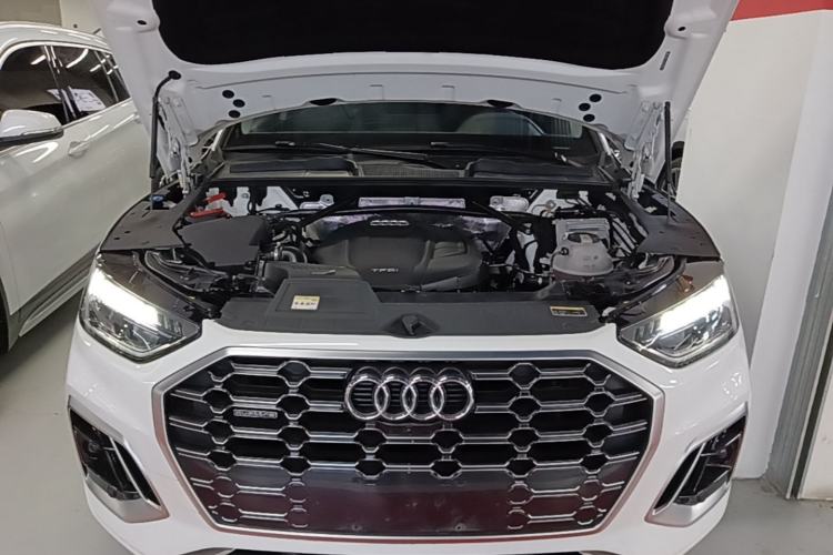 Used Audi Q5L 2022 Updated 40T Luxury Dynamic Edition Engine Bay