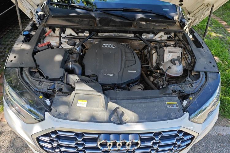 Used Audi Q5L 2022 40T Luxury Dynamic Model Engine Bay