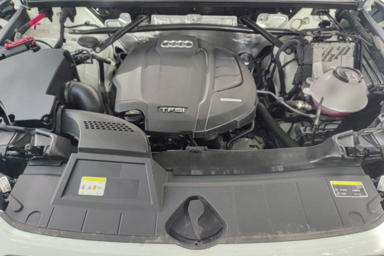 Used Audi Q5L 2022 45T Luxury Dynamic Model Engine Bay