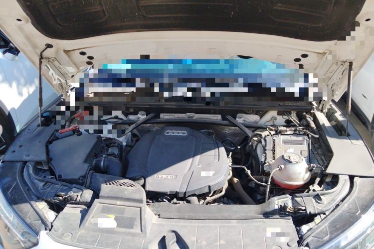 Used Audi Q5L 2022 40T Luxury Elegant Model Engine Bay