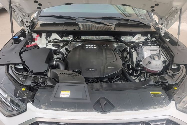 Used Audi Q5L 2022 Updated 40T Luxury Dynamic Edition Engine Bay