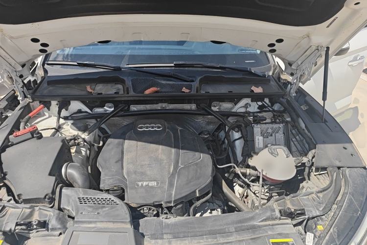 Used Audi Q5L 2022 Updated 45T Luxury Dynamic Version Engine Bay