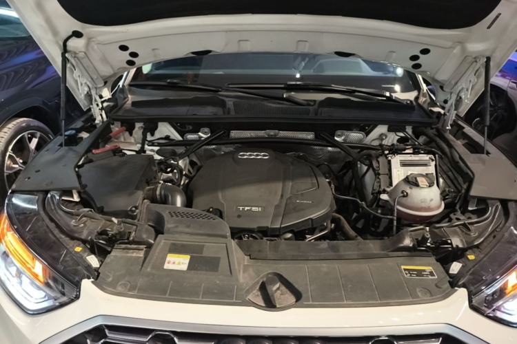 Used Audi Q5L 2022 Updated 40T Luxury Dynamic Edition Engine Bay