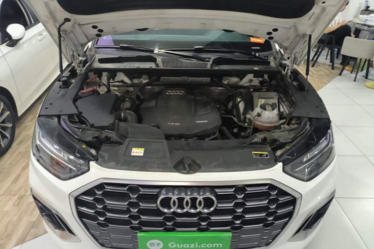 Used Audi Q5L 2022 40T Luxury Dynamic Model Engine Bay