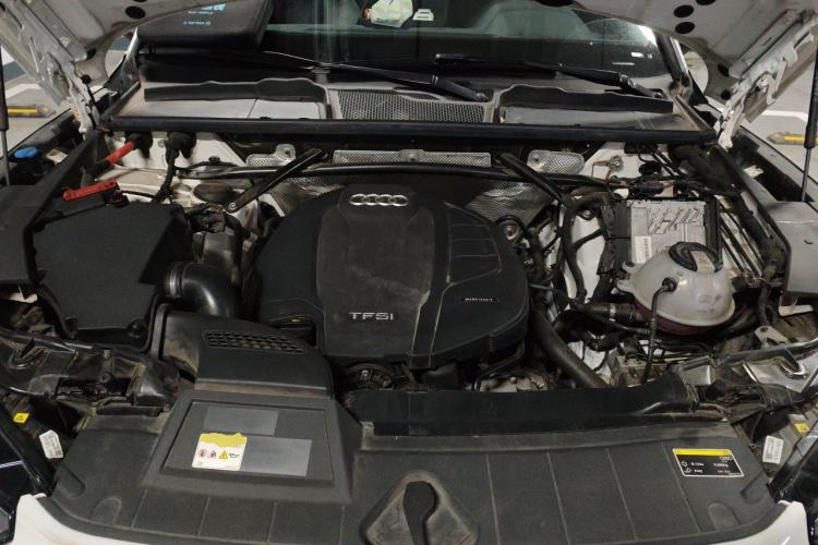Used Audi Q5L 2022 Updated 45T Luxury Dynamic Version Engine Bay