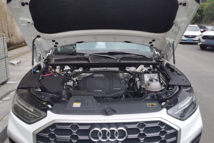 Used Audi Q5L 2022 Updated 45T Luxury Dynamic Version Engine Bay