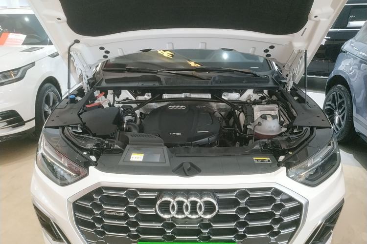 Used Audi Q5L 2022 Updated 40T Luxury Dynamic Edition Engine Bay